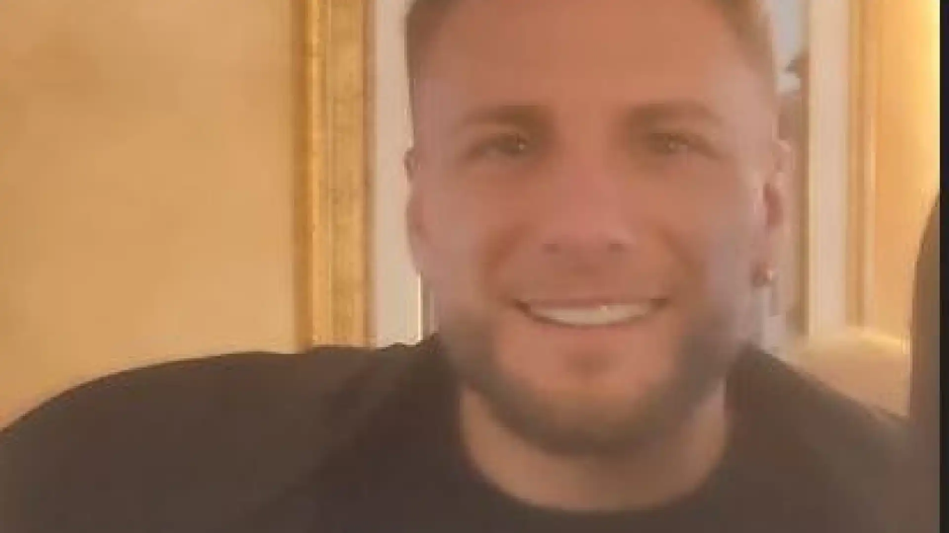 Roccaraso-Pescocostanzo: Ciro Immobile, bomber della Lazio e della Nazionale di calcio, avvistato questa mattina in città. Per lui pranzo a Pescocostanzo. Probabilmente interessato all’acquisto di una casa